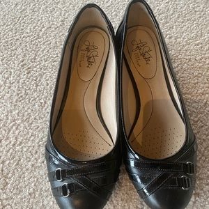 LifeStride Comfy Black Wedge